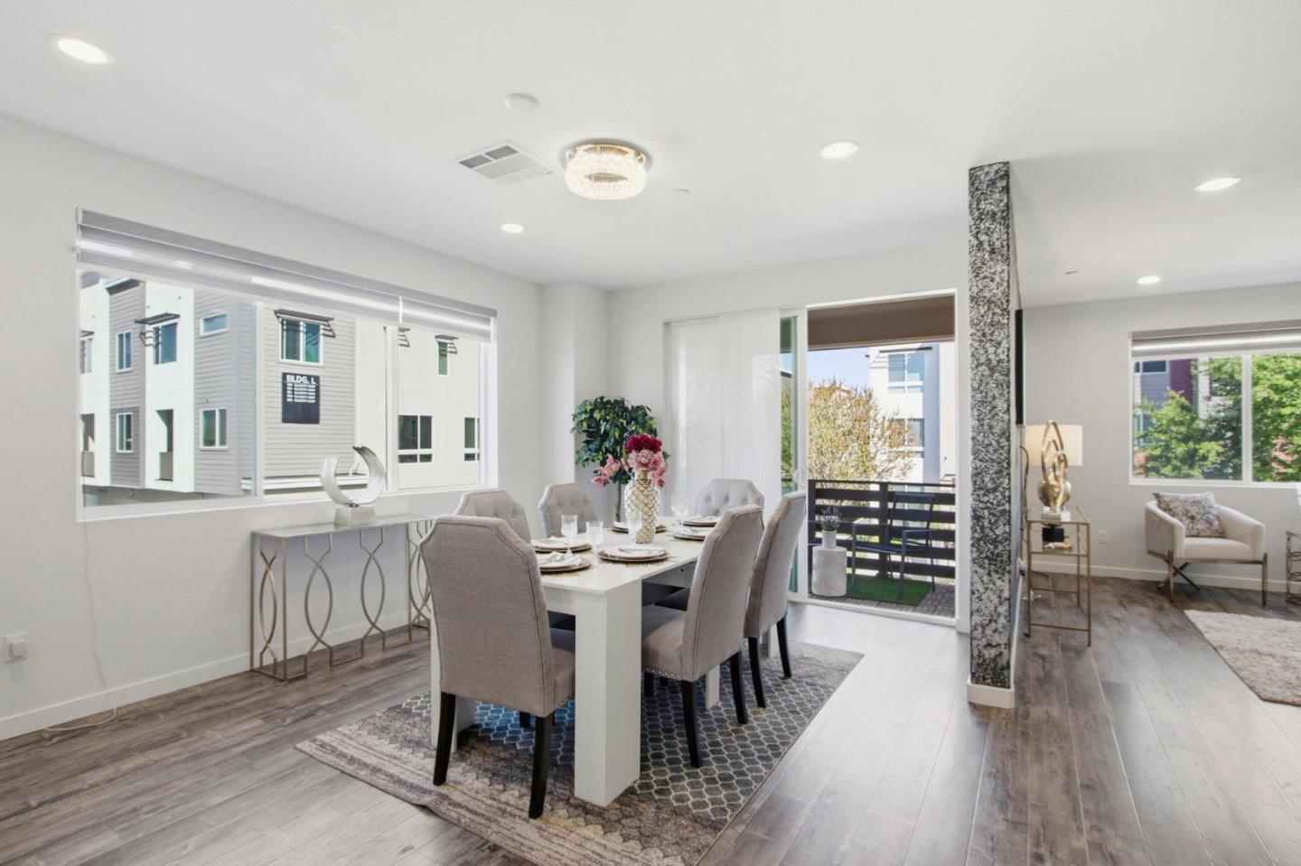439 Ellicott LOOP