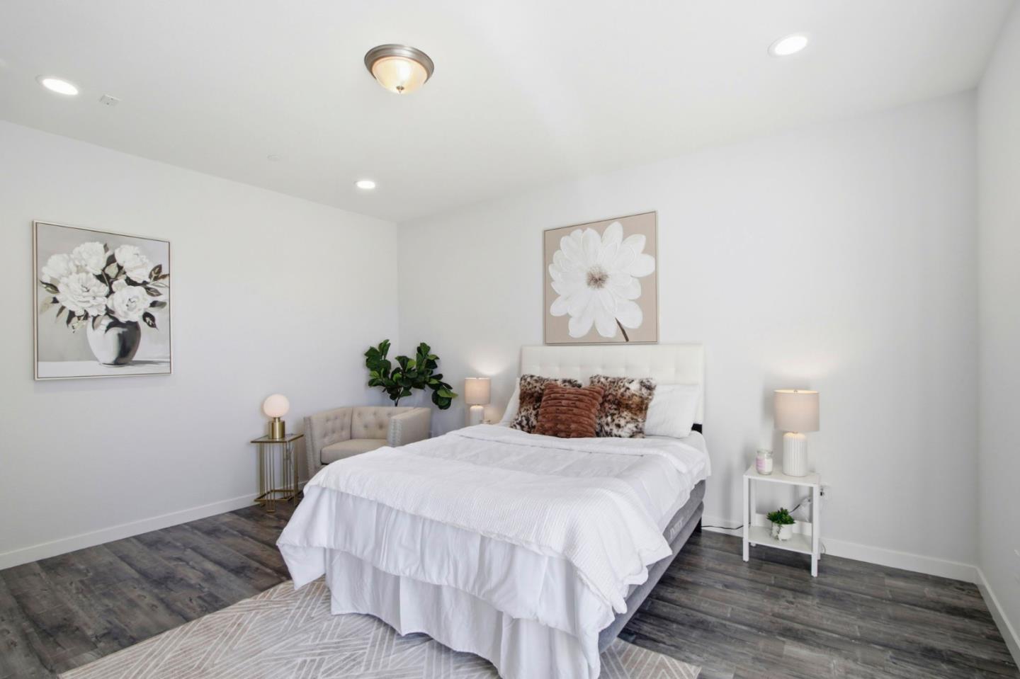 439 Ellicott LOOP