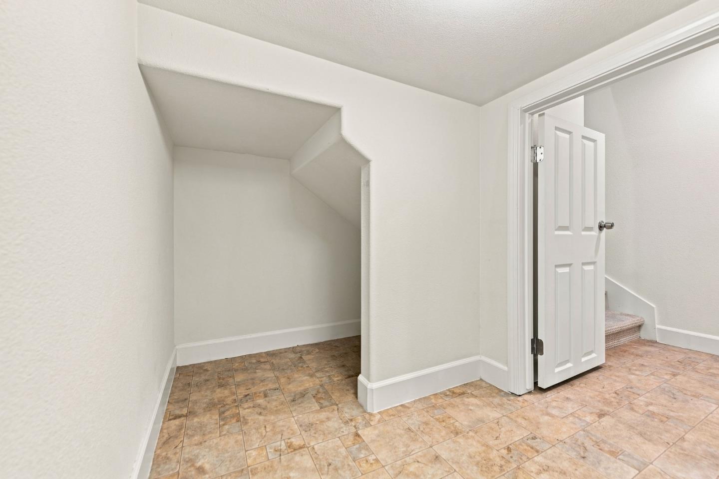 805 Adeline AVE