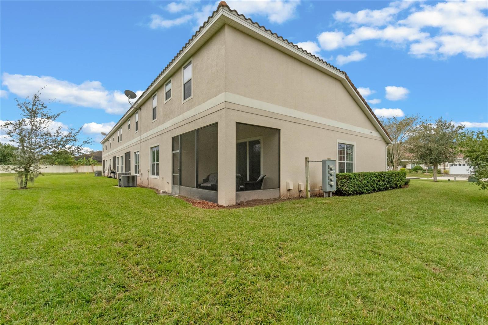2807 PLYMOUTH PL