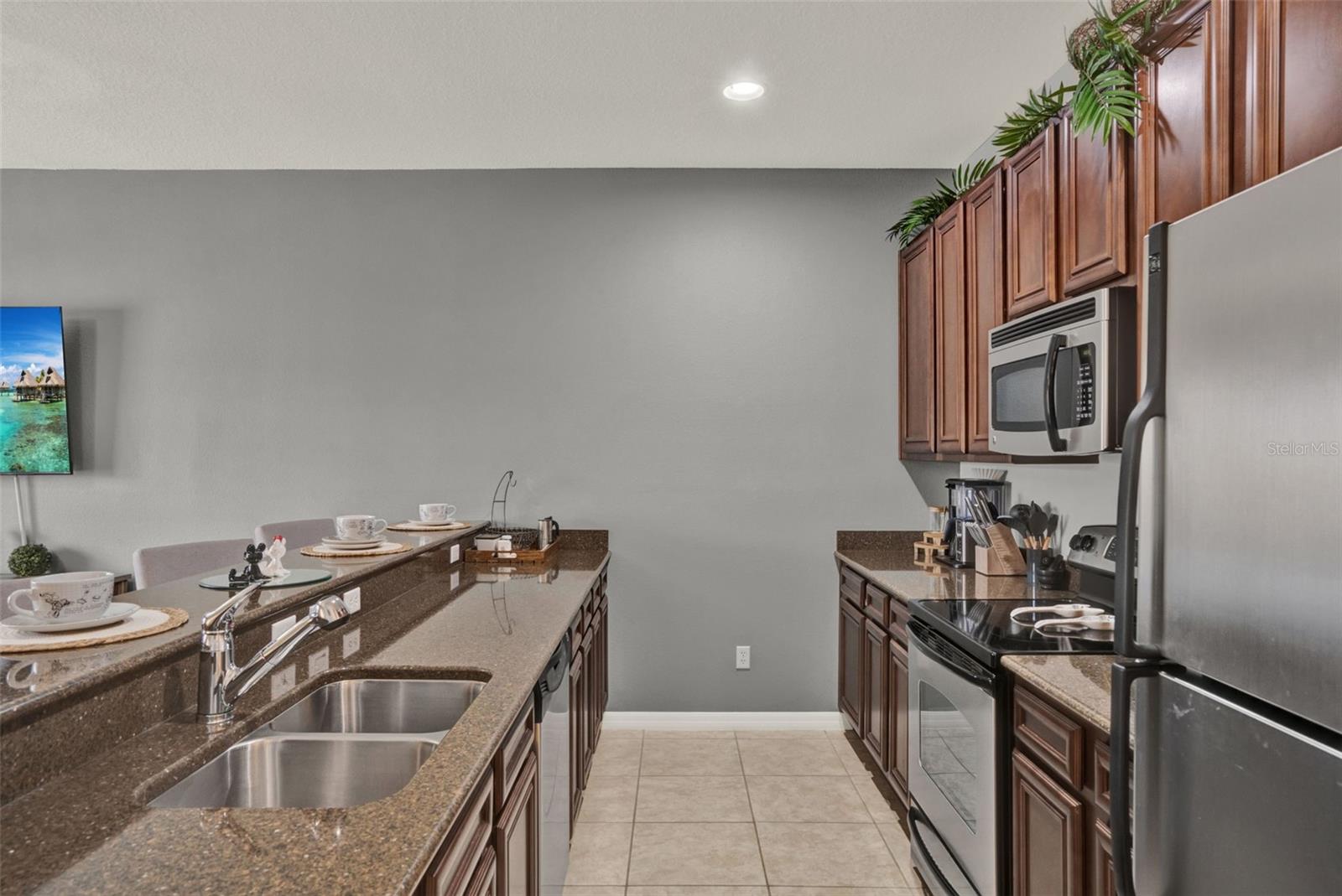 8977 MAJESTY PALM RD