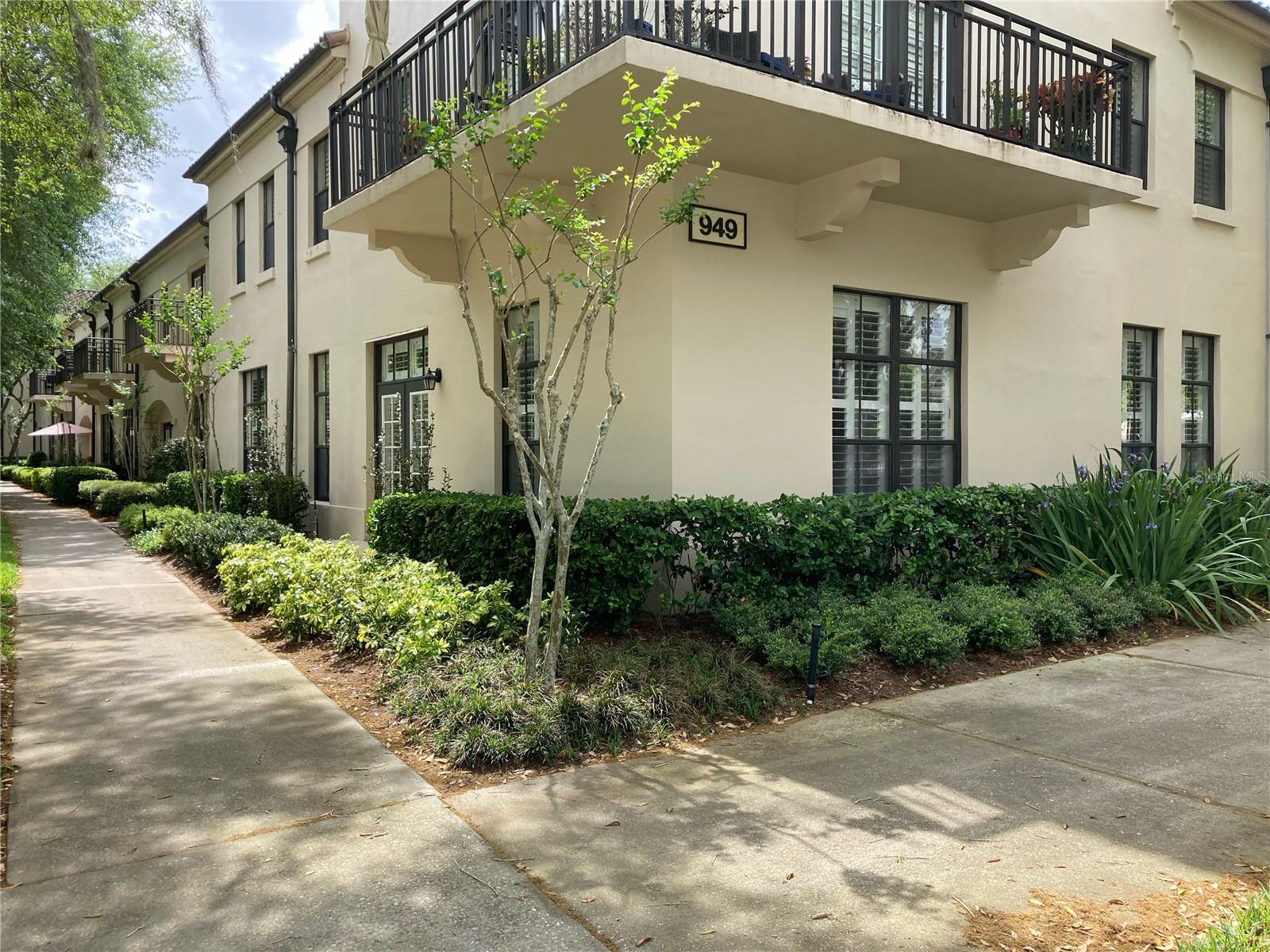 949 WESTPARK DR #107