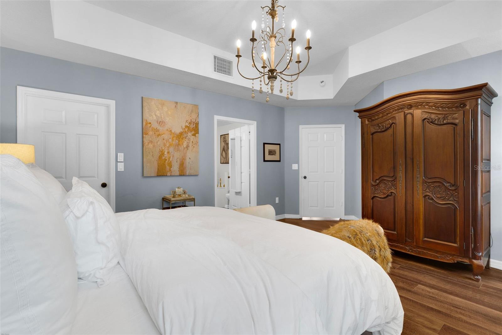 1121 CELEBRATION AVE #201