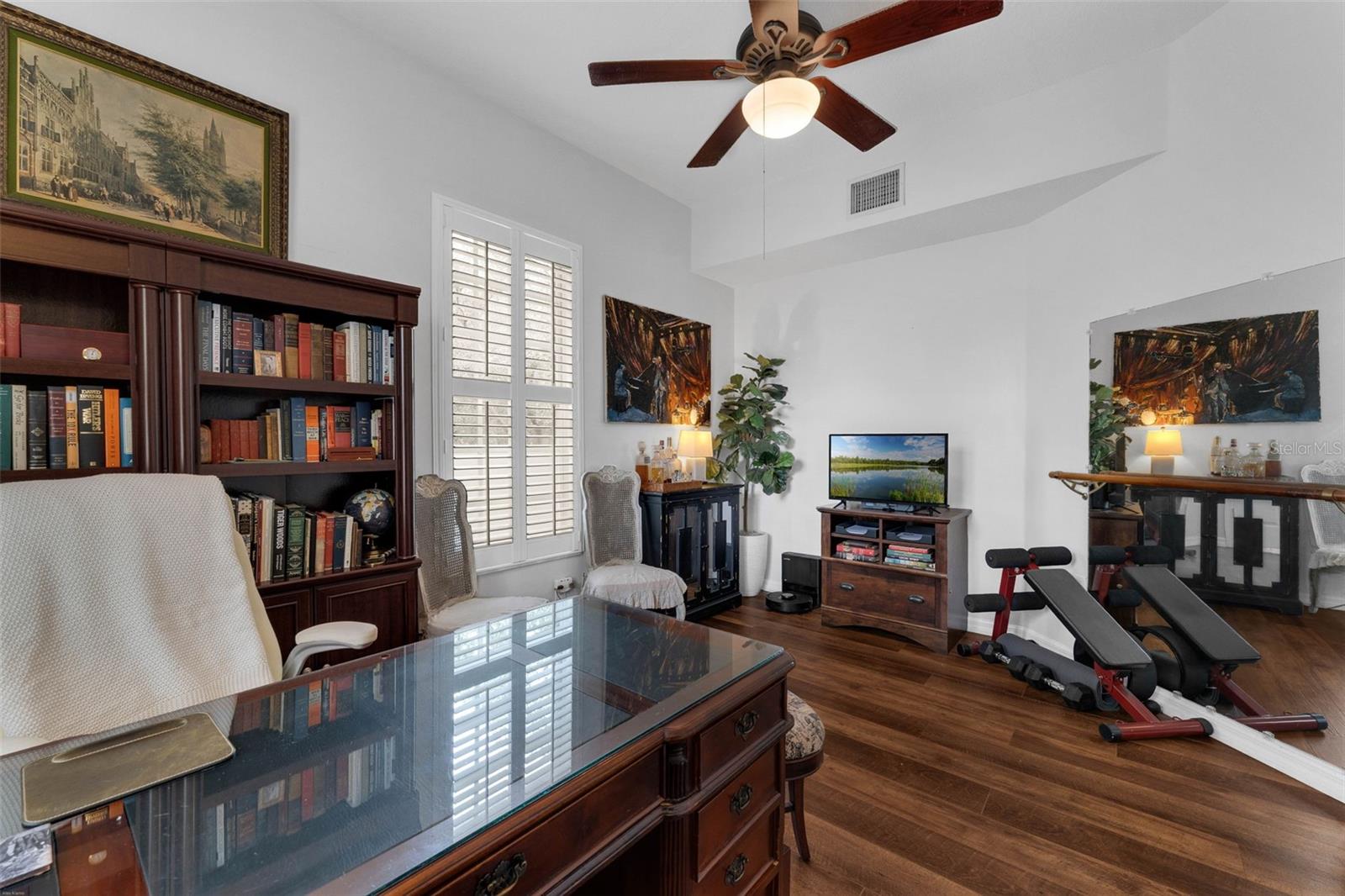 1121 CELEBRATION AVE #201