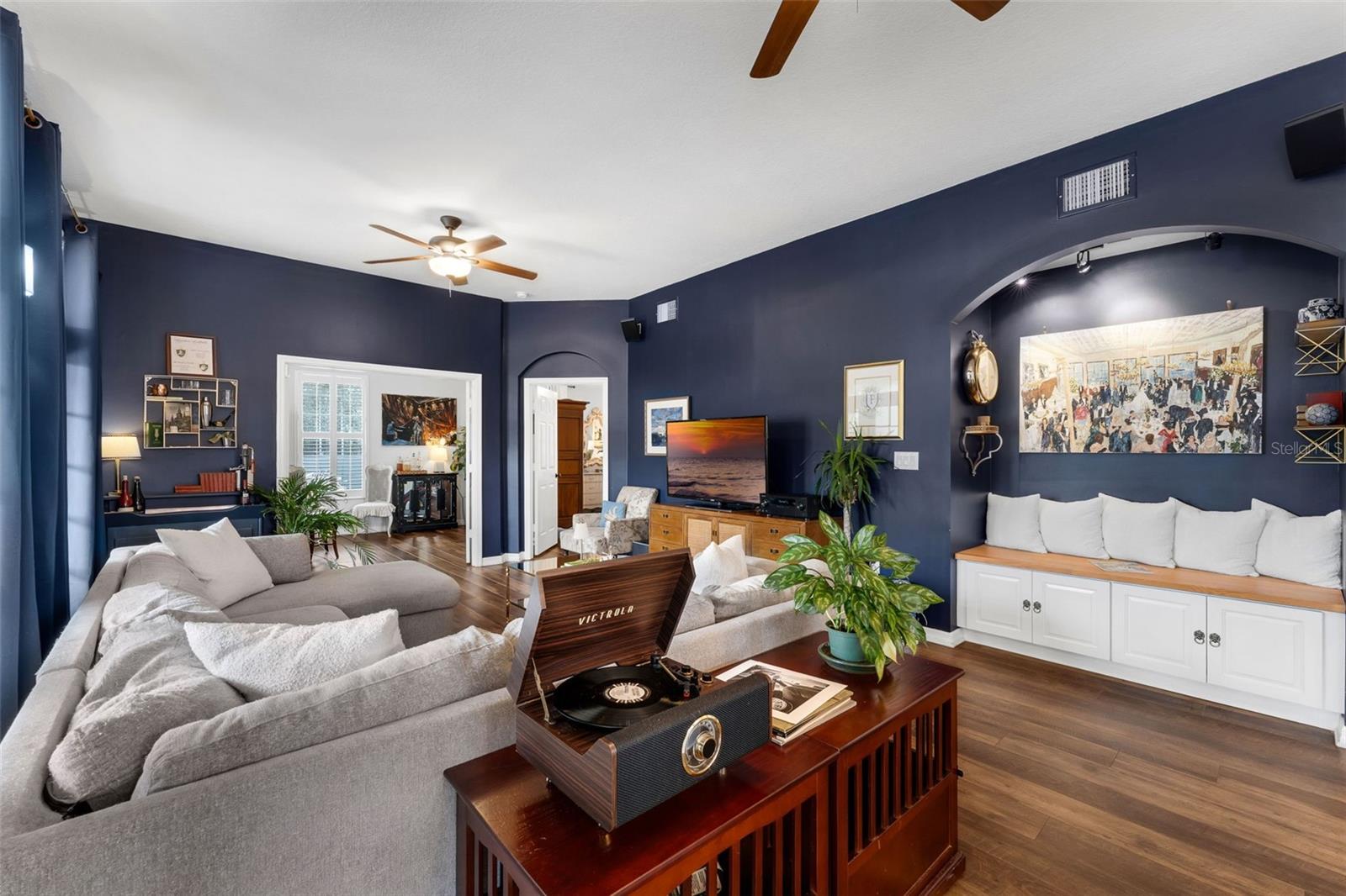 1121 CELEBRATION AVE #201