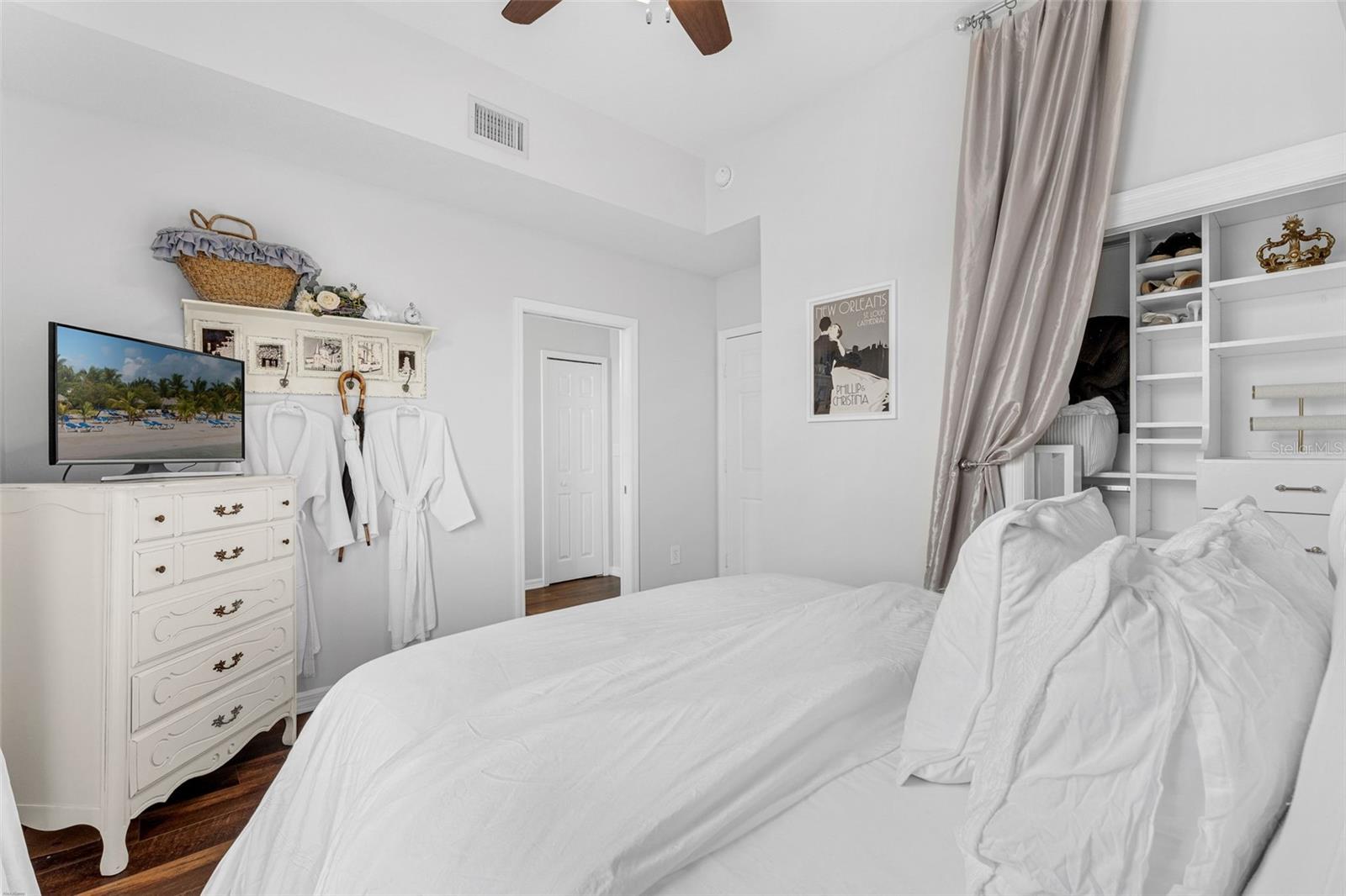 1121 CELEBRATION AVE #201