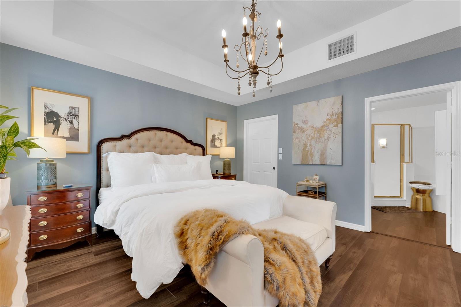 1121 CELEBRATION AVE #201