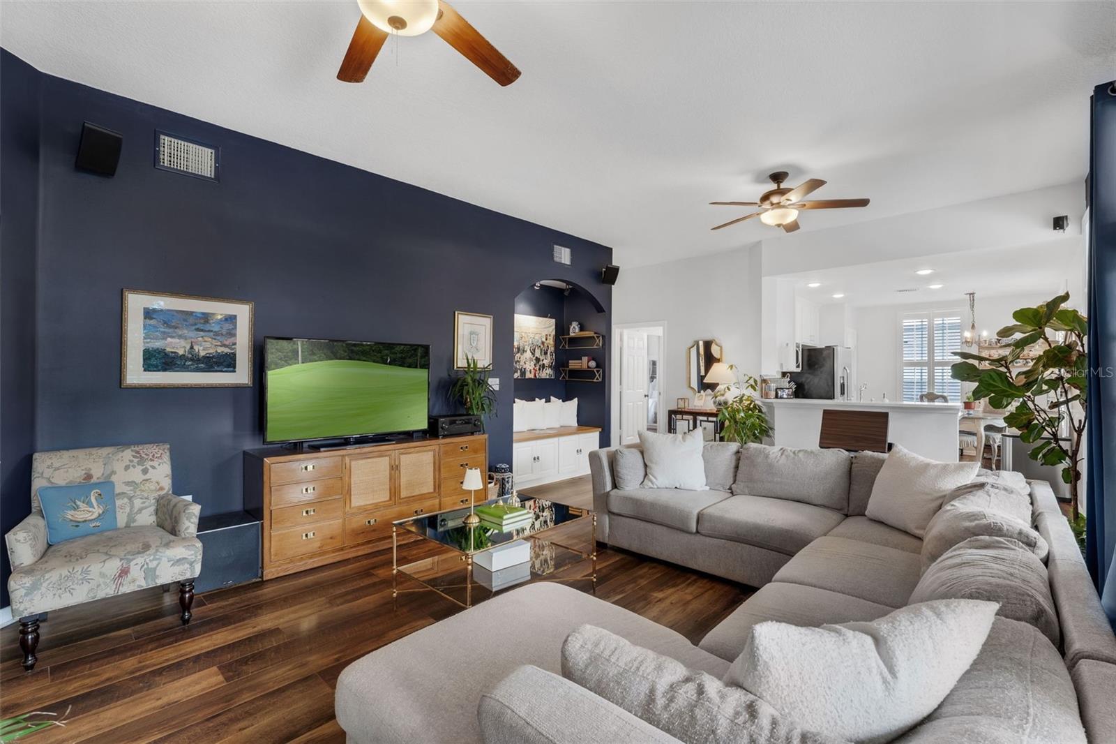 1121 CELEBRATION AVE #201