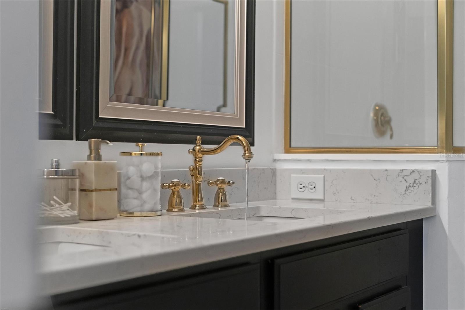 1121 CELEBRATION AVE #201