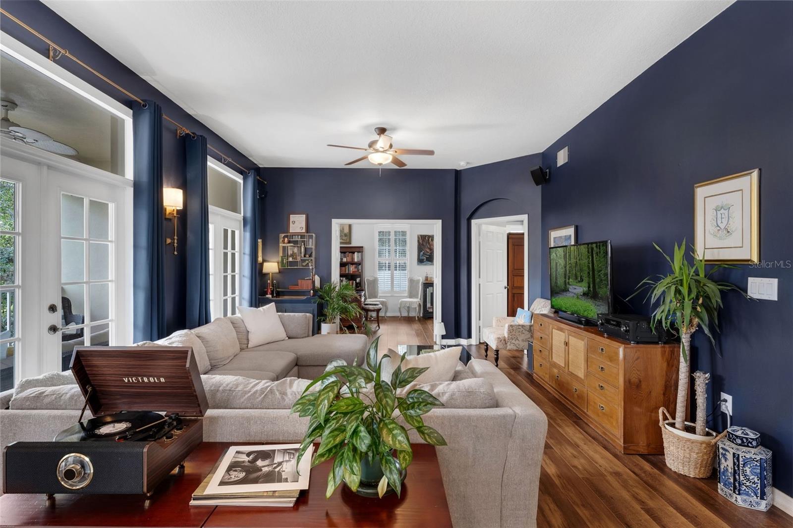 1121 CELEBRATION AVE #201