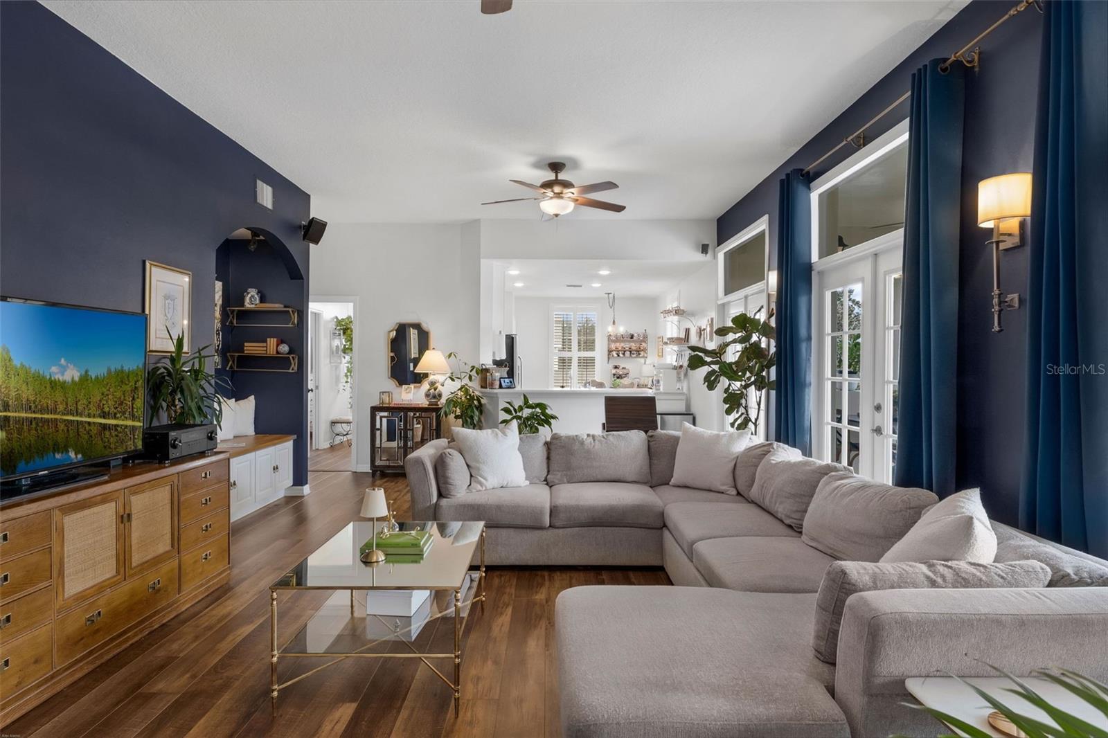 1121 CELEBRATION AVE #201