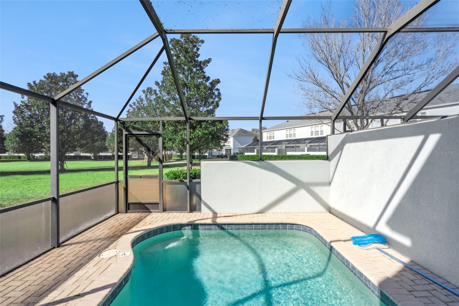 2560 MANESHAW LN