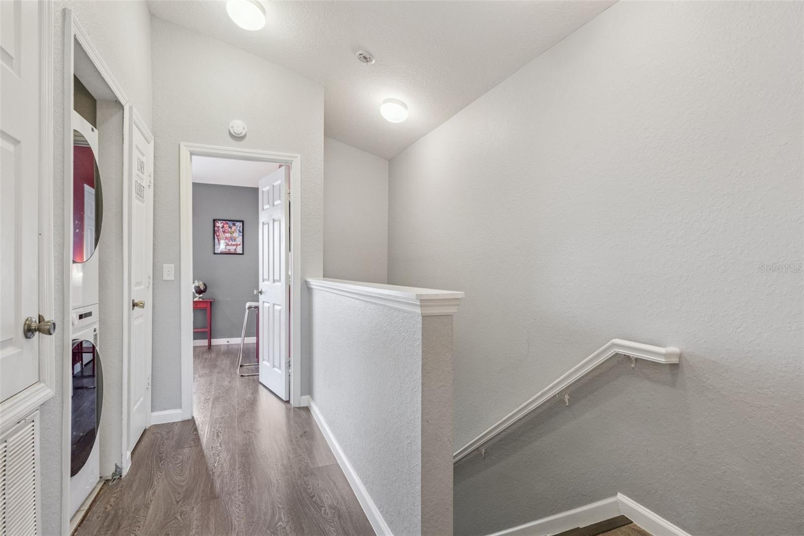 2560 MANESHAW LN
