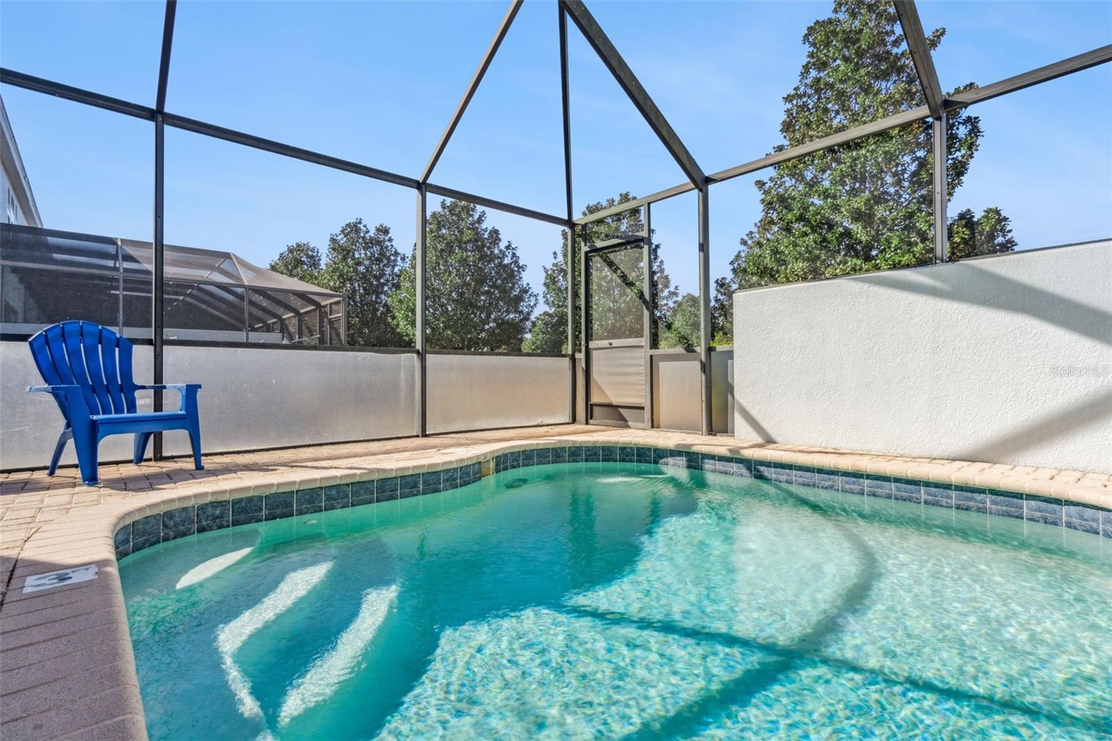 2560 MANESHAW LN