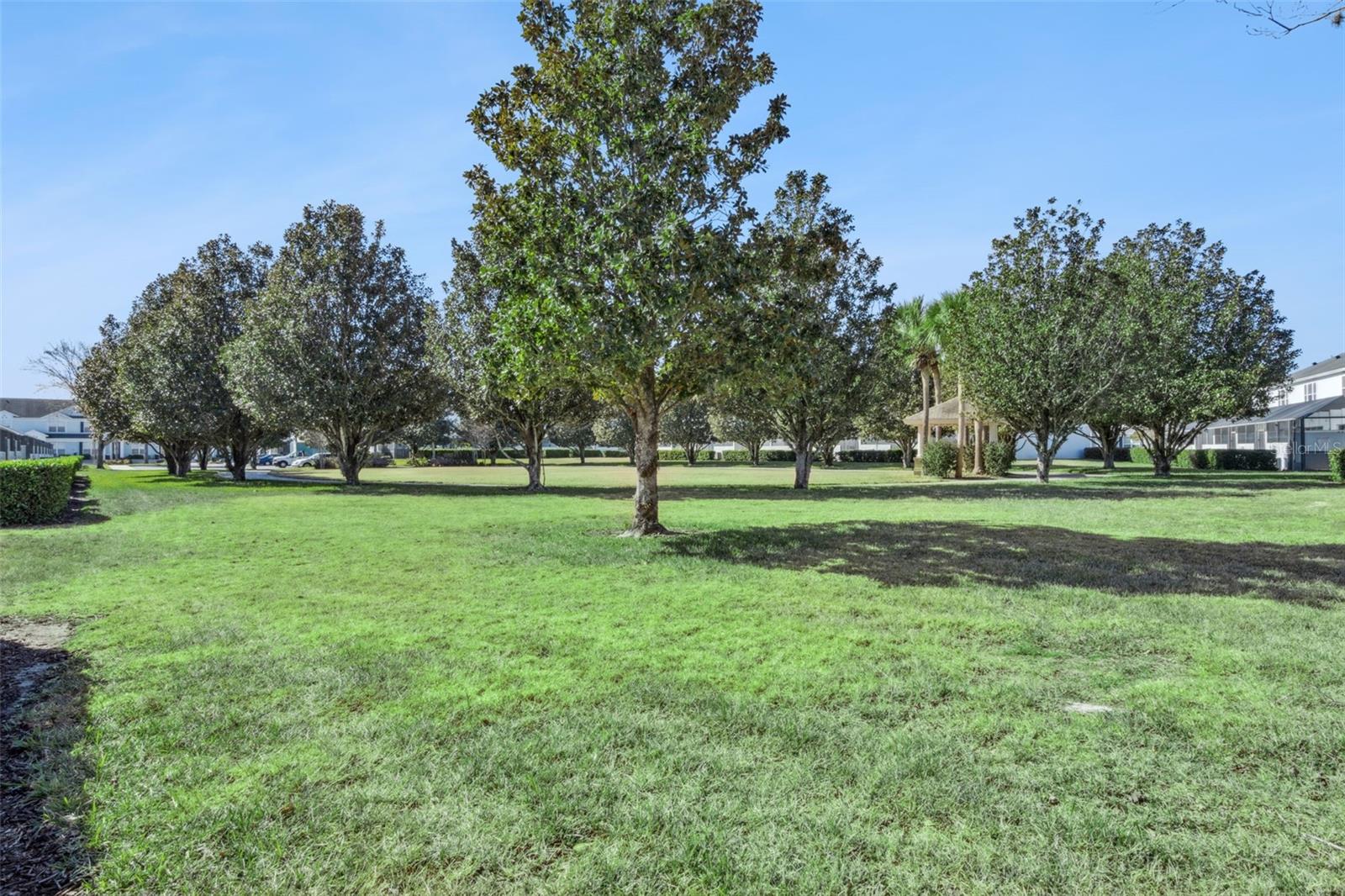 2560 MANESHAW LN