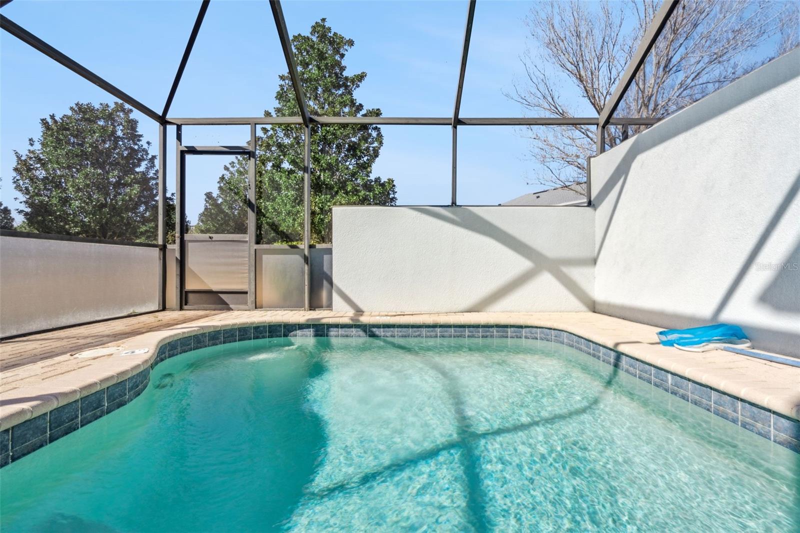 2560 MANESHAW LN