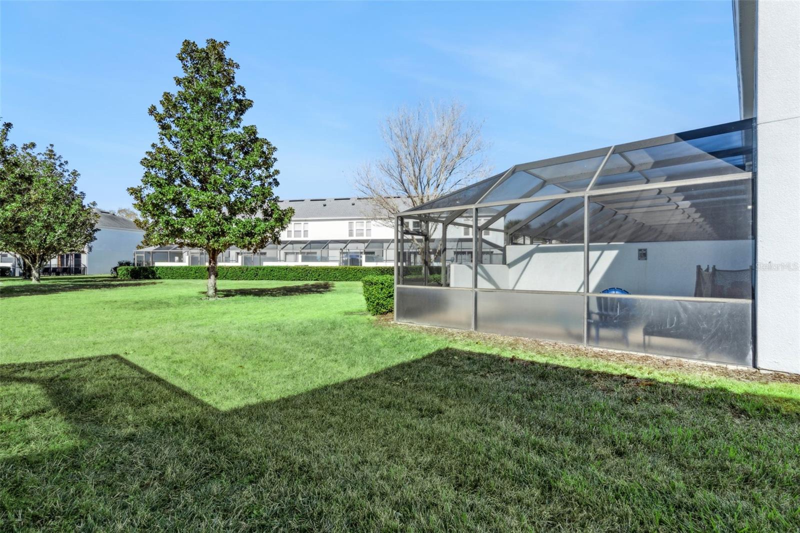 2560 MANESHAW LN