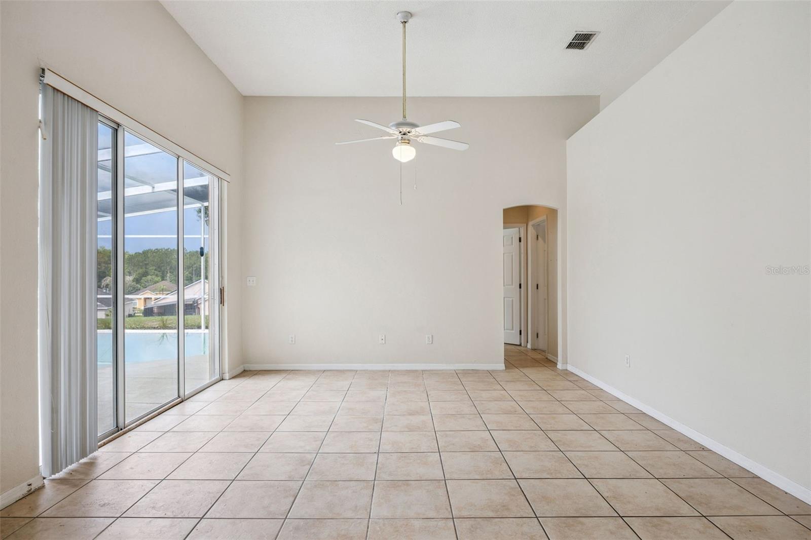 215 GREELEY LOOP