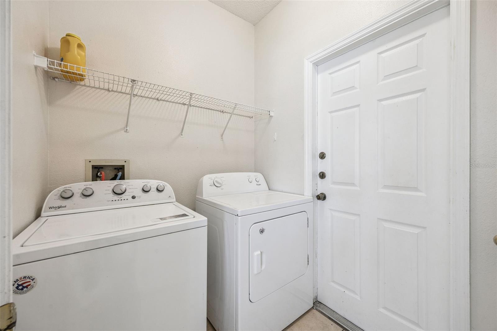 215 GREELEY LOOP