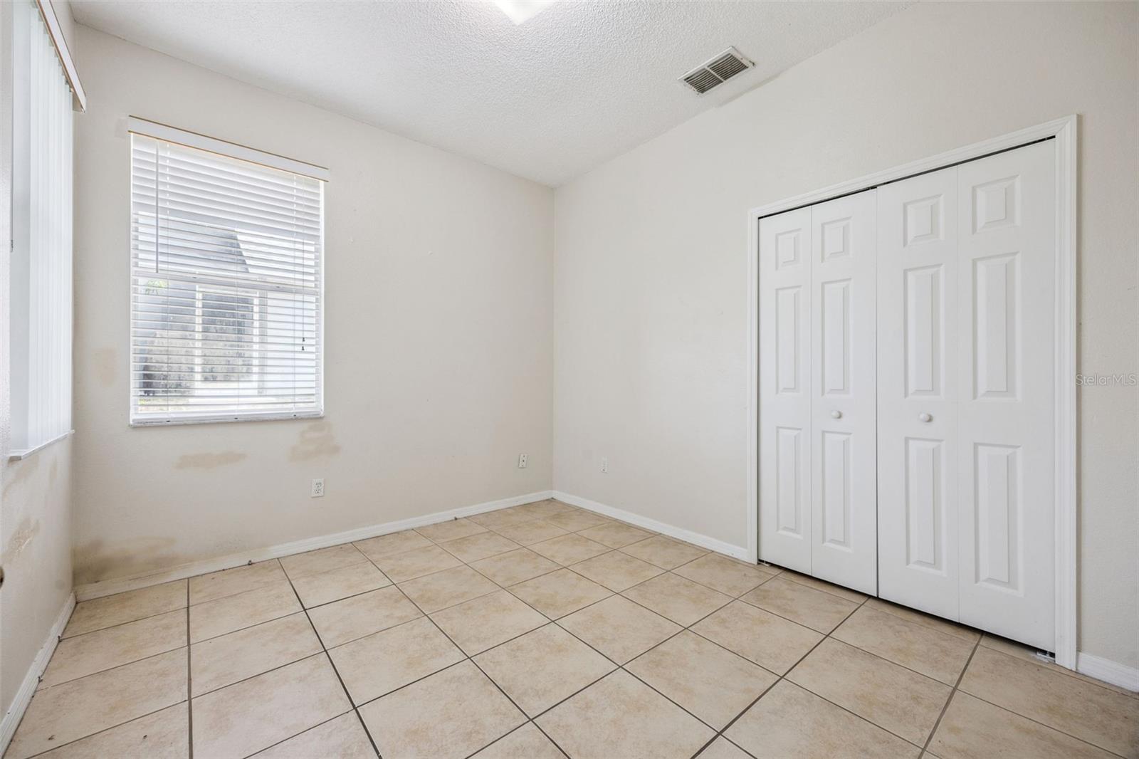 215 GREELEY LOOP