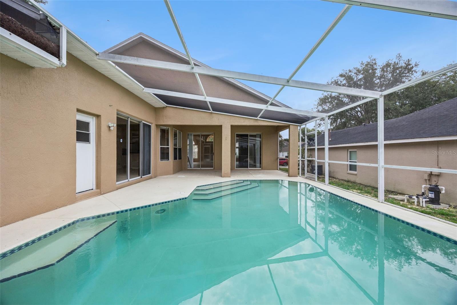 215 GREELEY LOOP