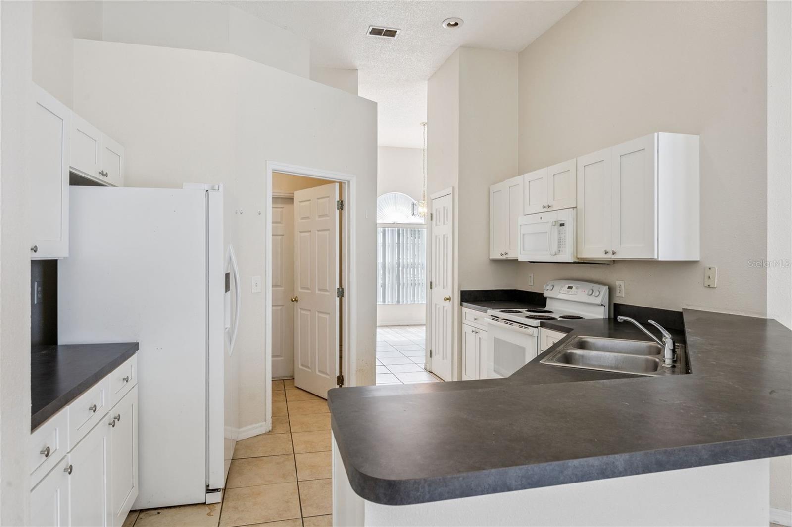 215 GREELEY LOOP
