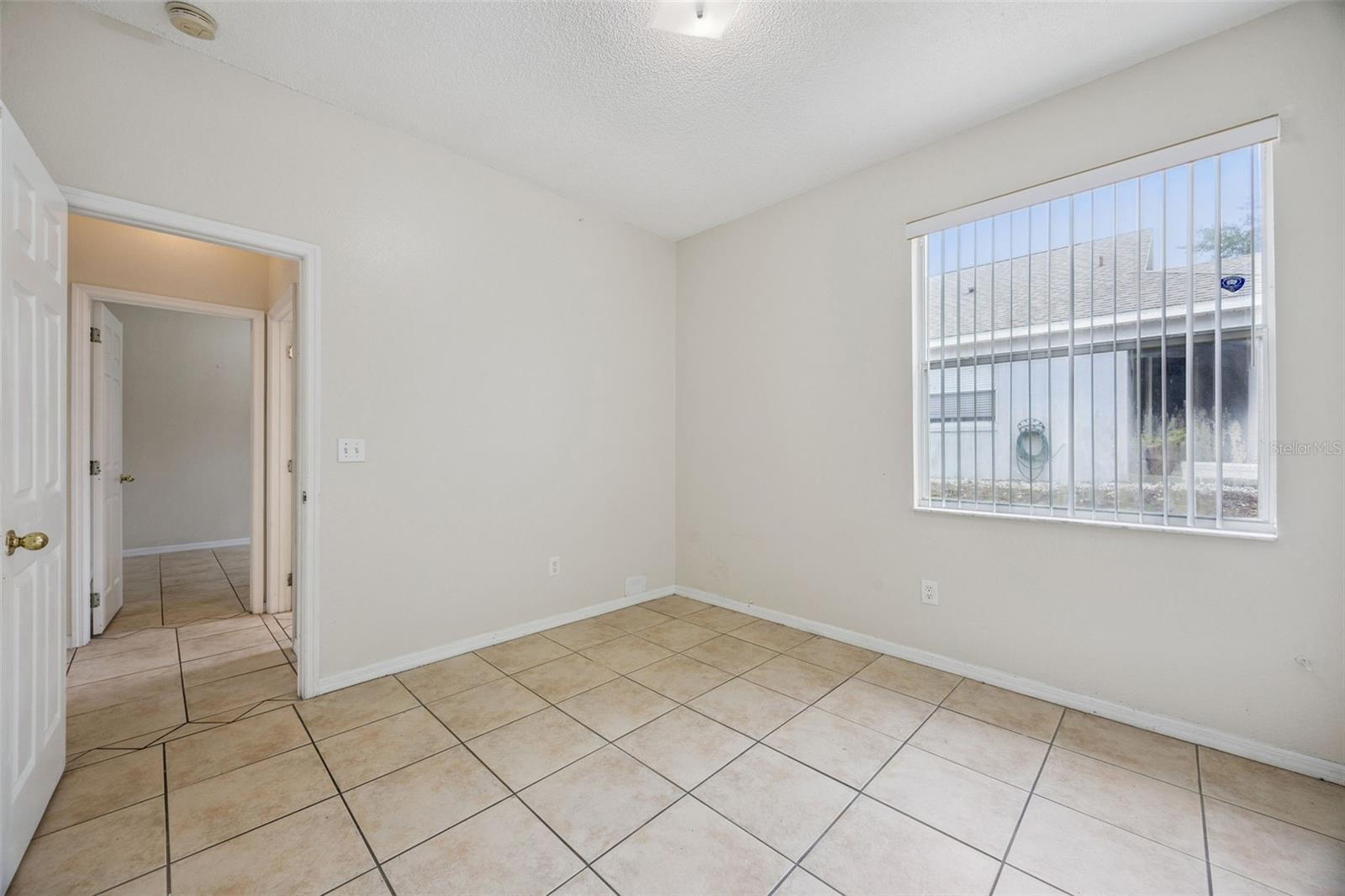 215 GREELEY LOOP