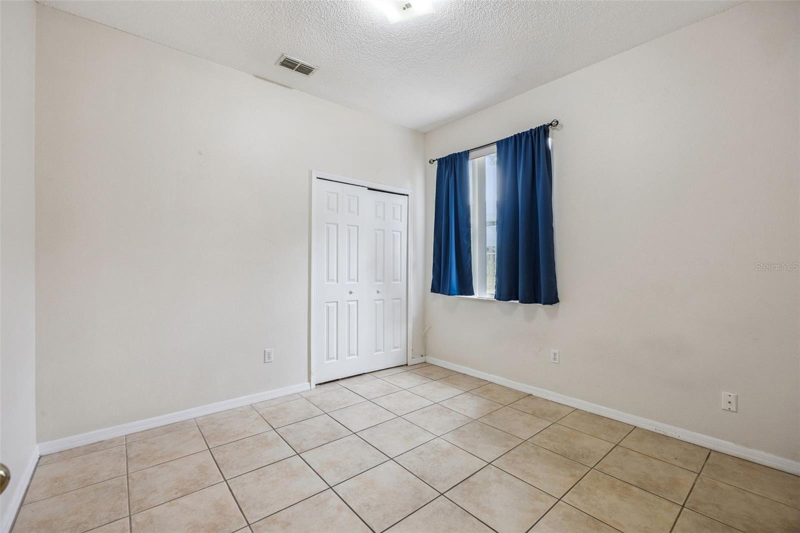 215 GREELEY LOOP