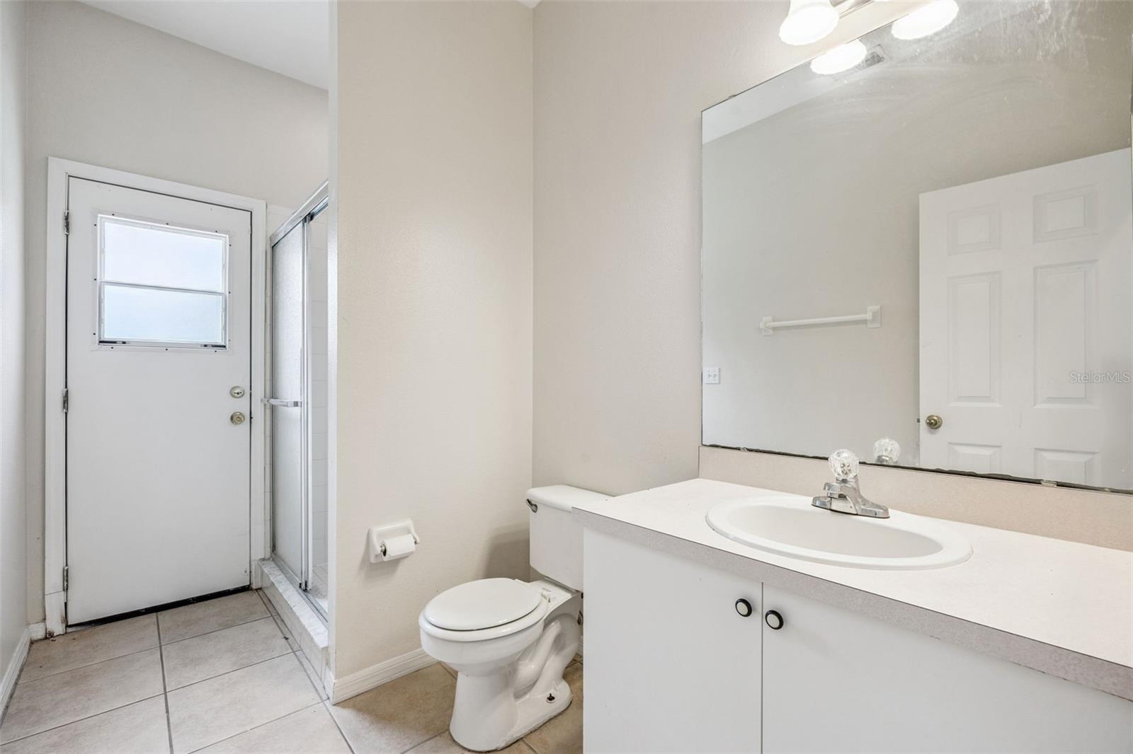 215 GREELEY LOOP