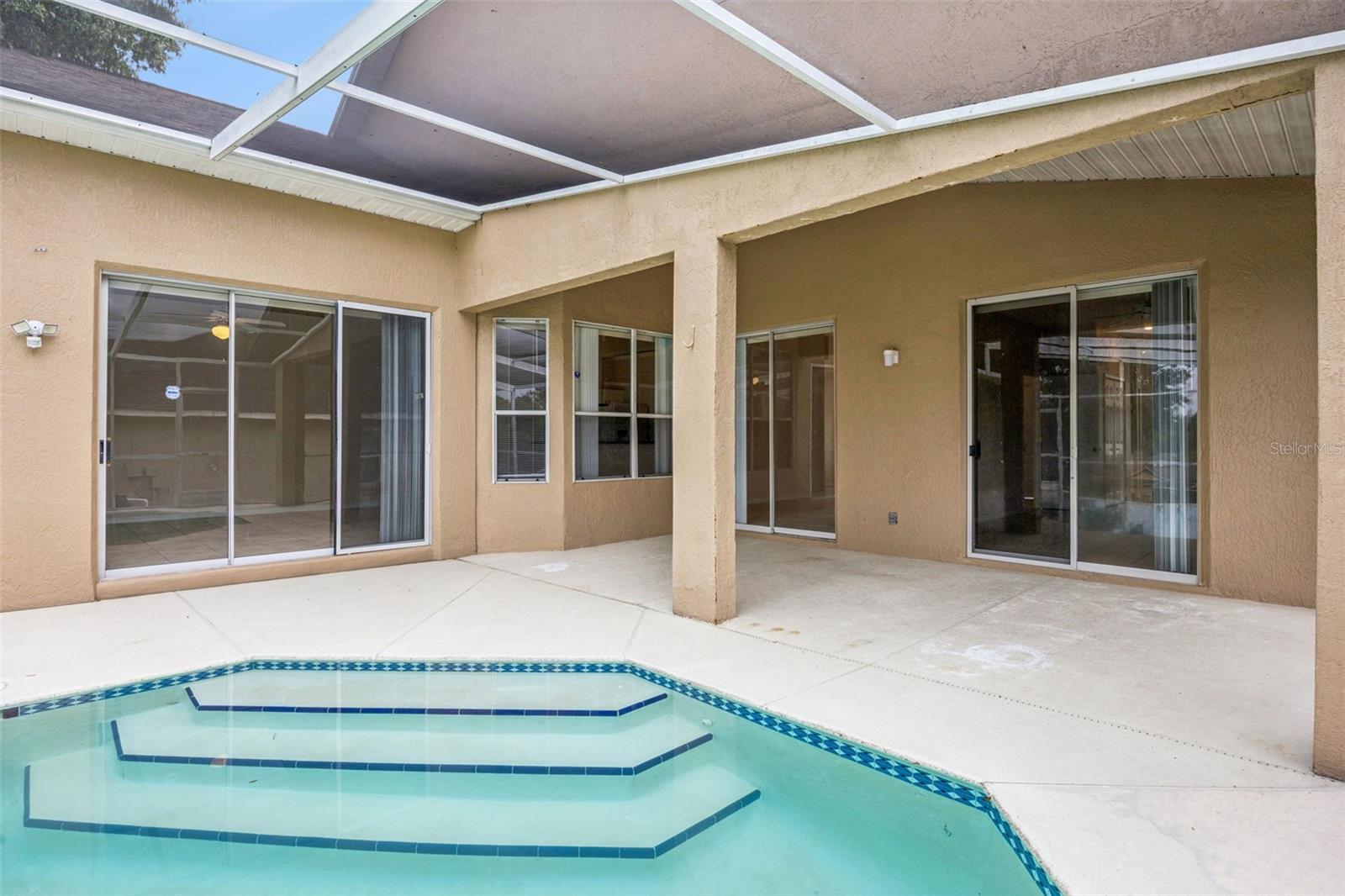215 GREELEY LOOP