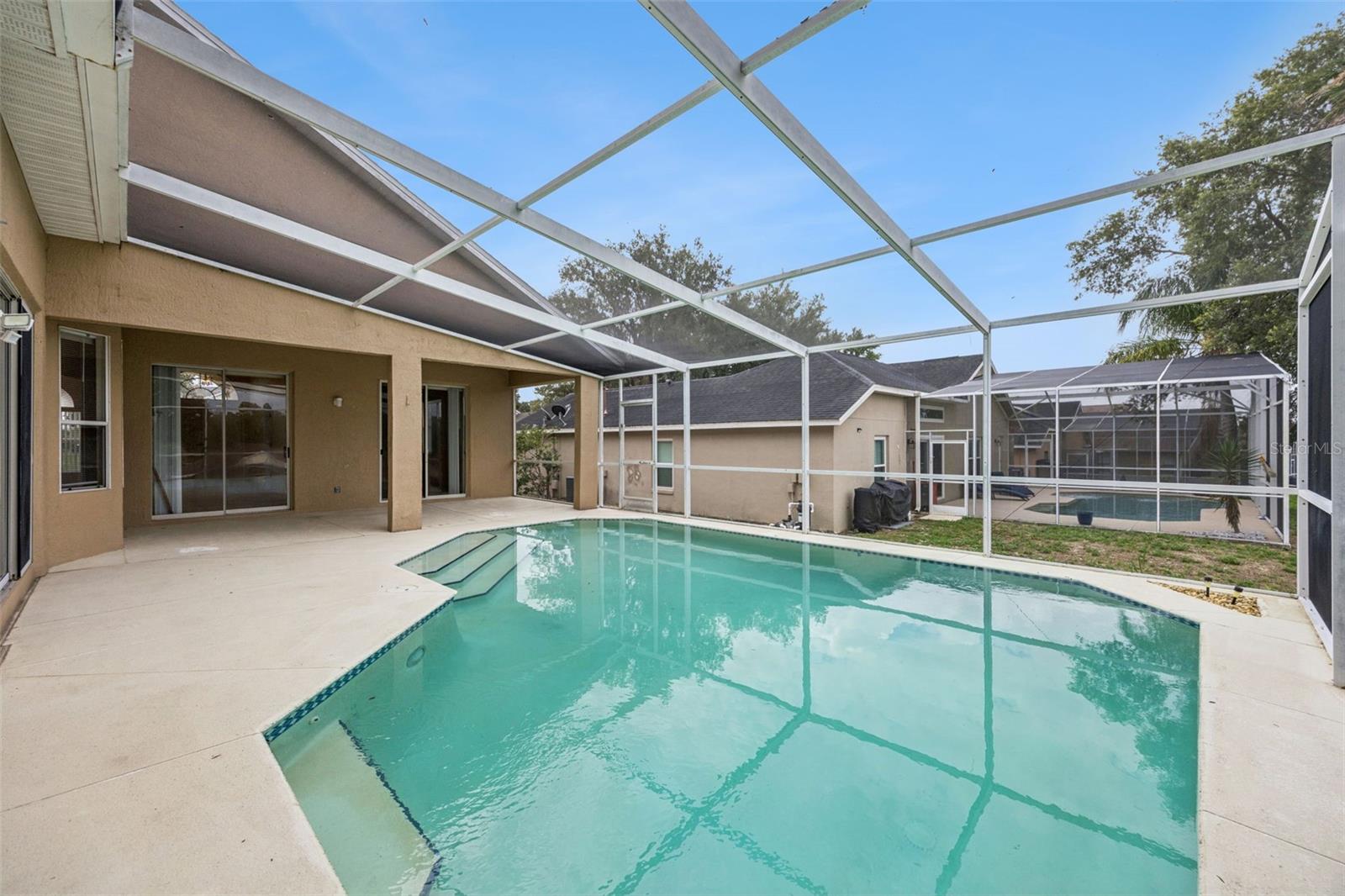 215 GREELEY LOOP