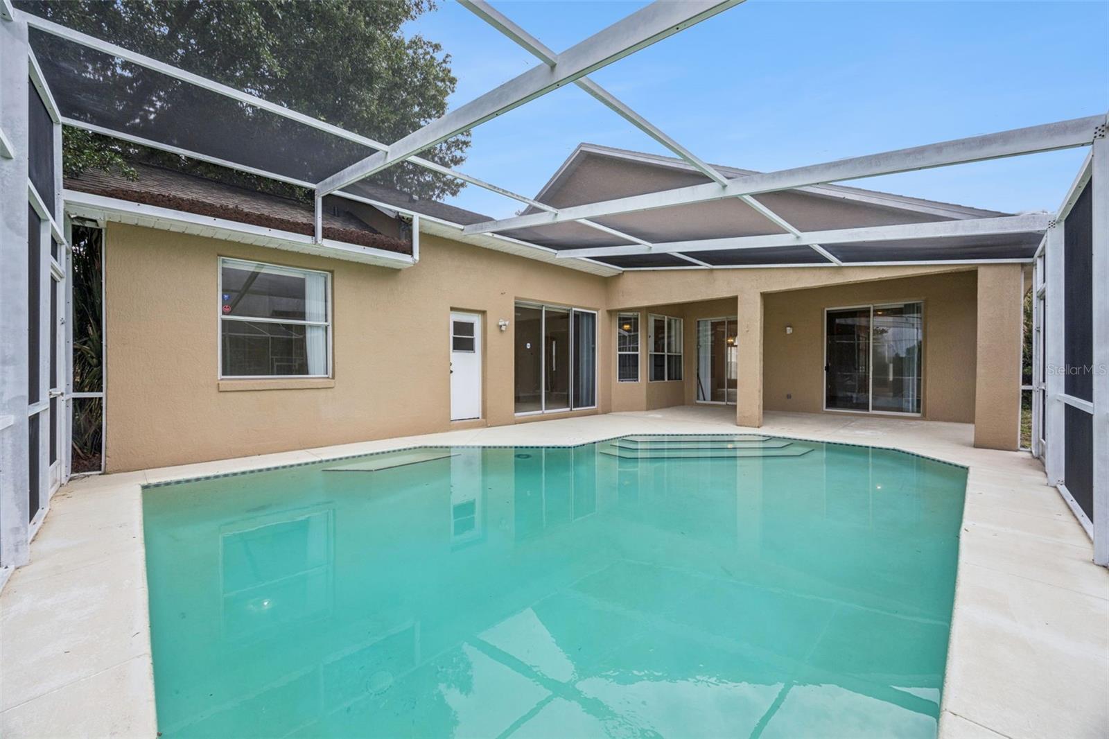215 GREELEY LOOP