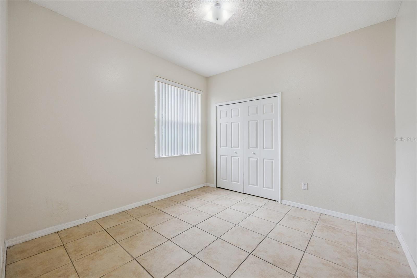 215 GREELEY LOOP