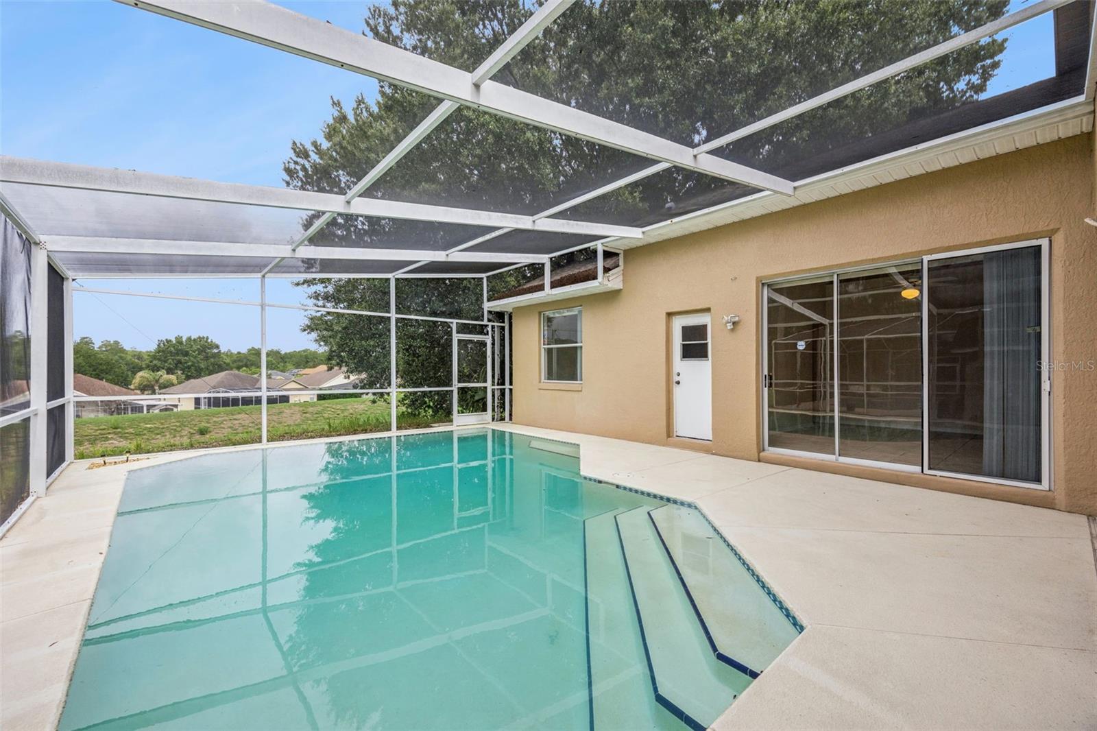 215 GREELEY LOOP
