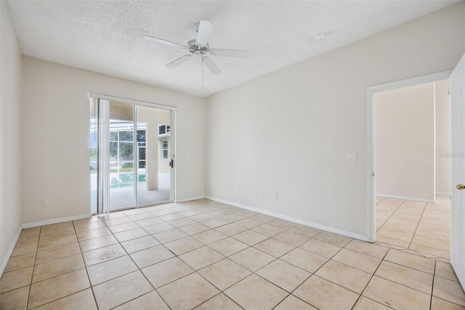 215 GREELEY LOOP