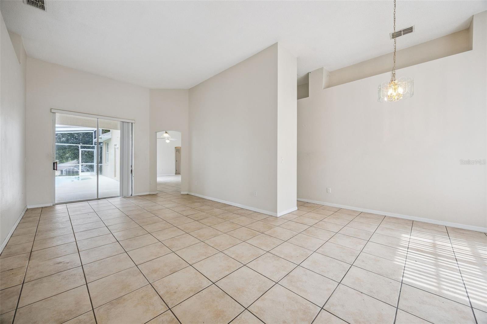 215 GREELEY LOOP