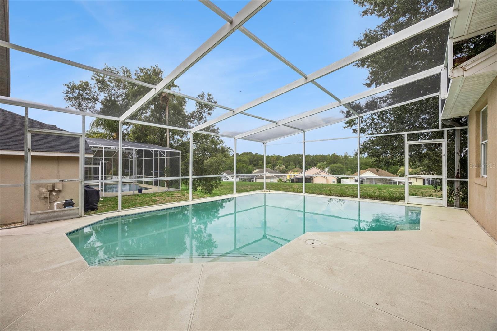 215 GREELEY LOOP
