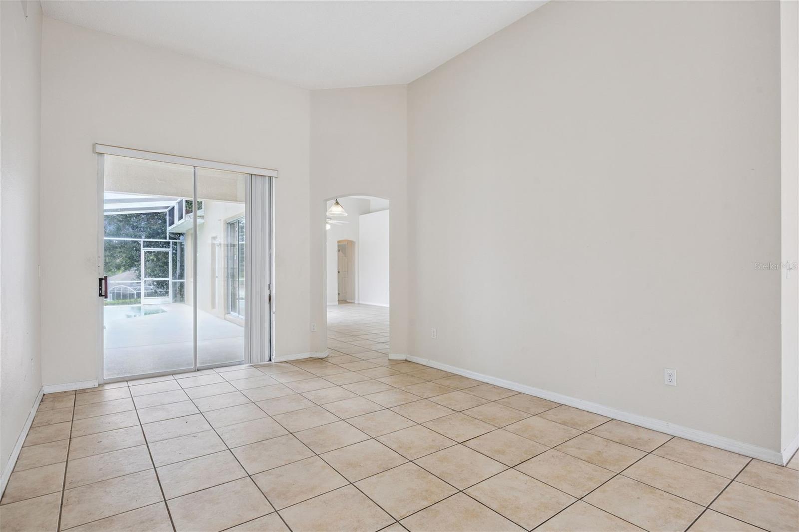 215 GREELEY LOOP
