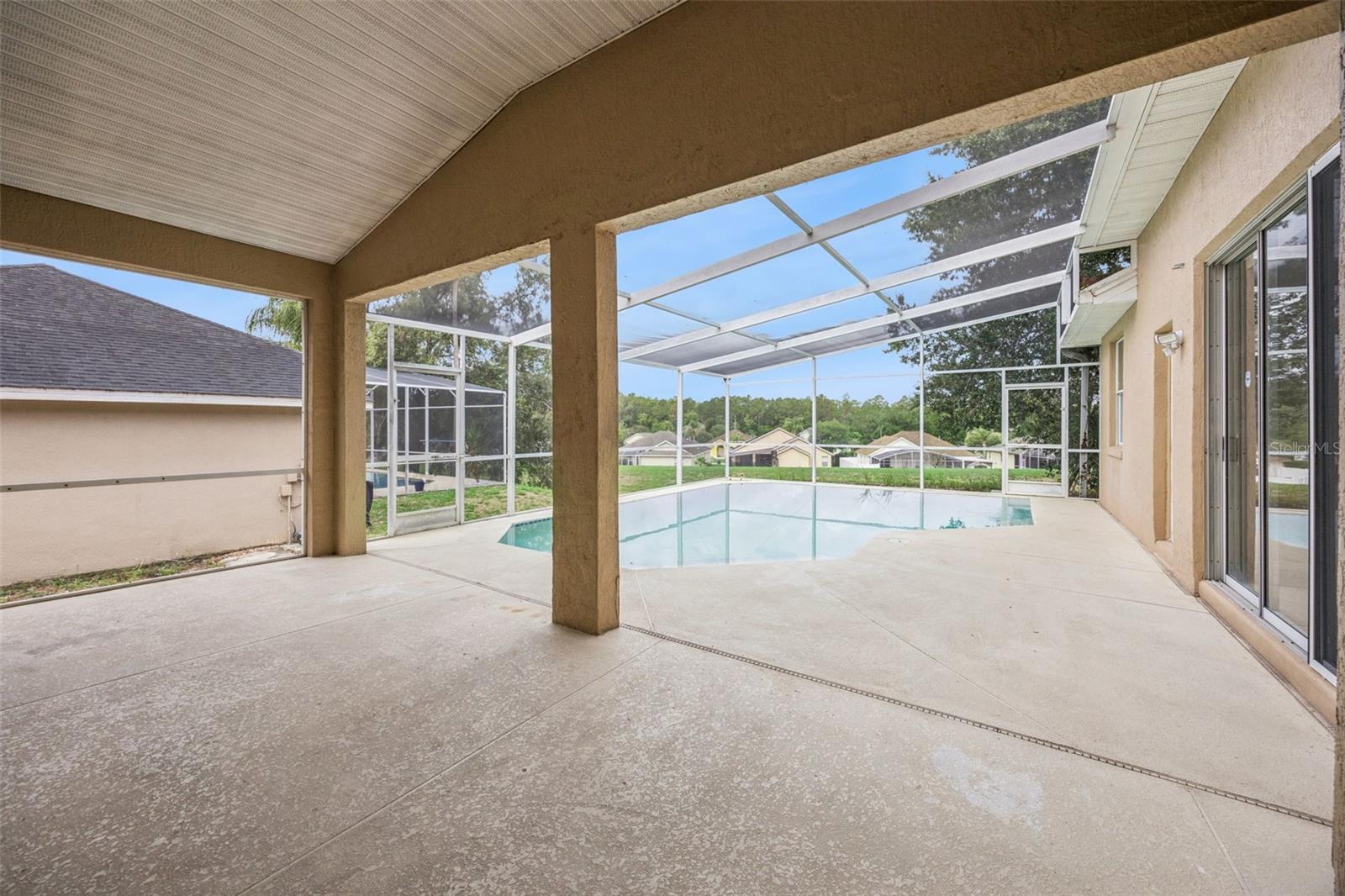 215 GREELEY LOOP