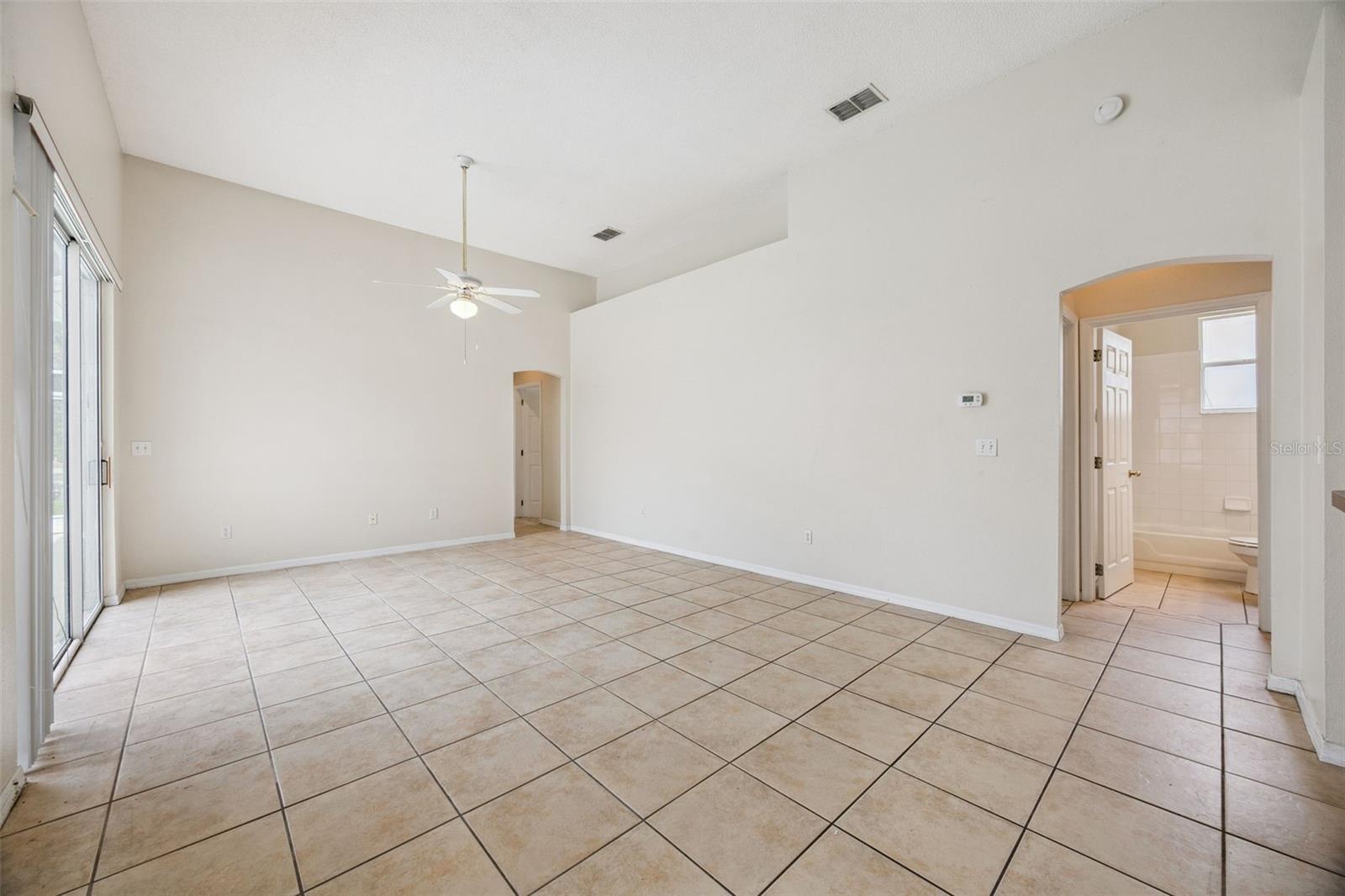 215 GREELEY LOOP