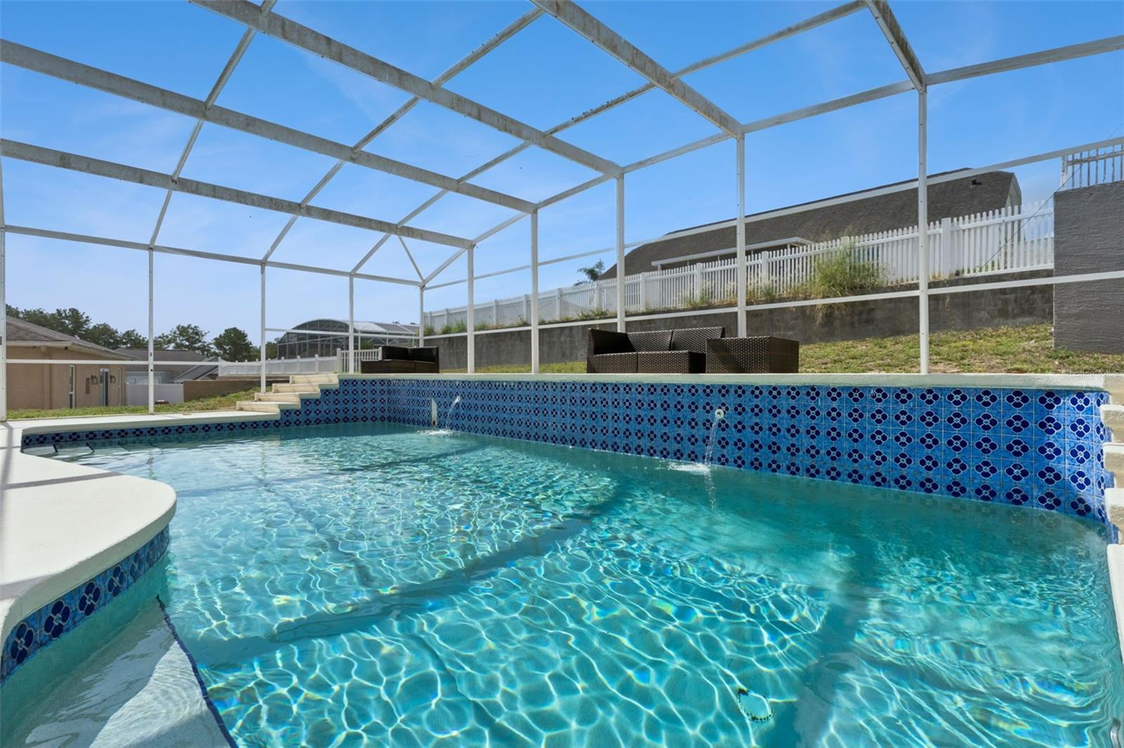 5549 LOMA VISTA LOOP