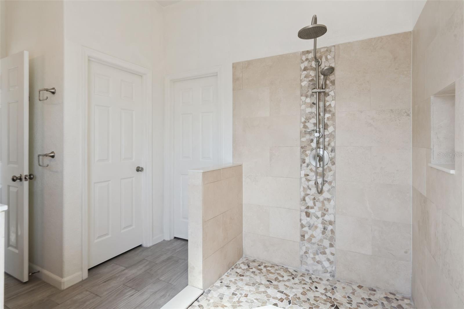 5549 LOMA VISTA LOOP
