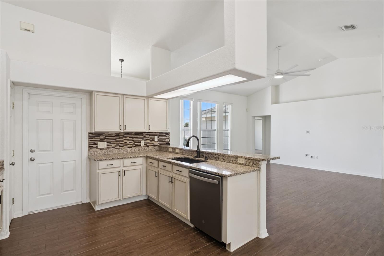 5549 LOMA VISTA LOOP