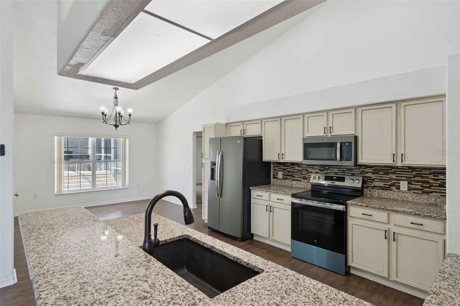 5549 LOMA VISTA LOOP