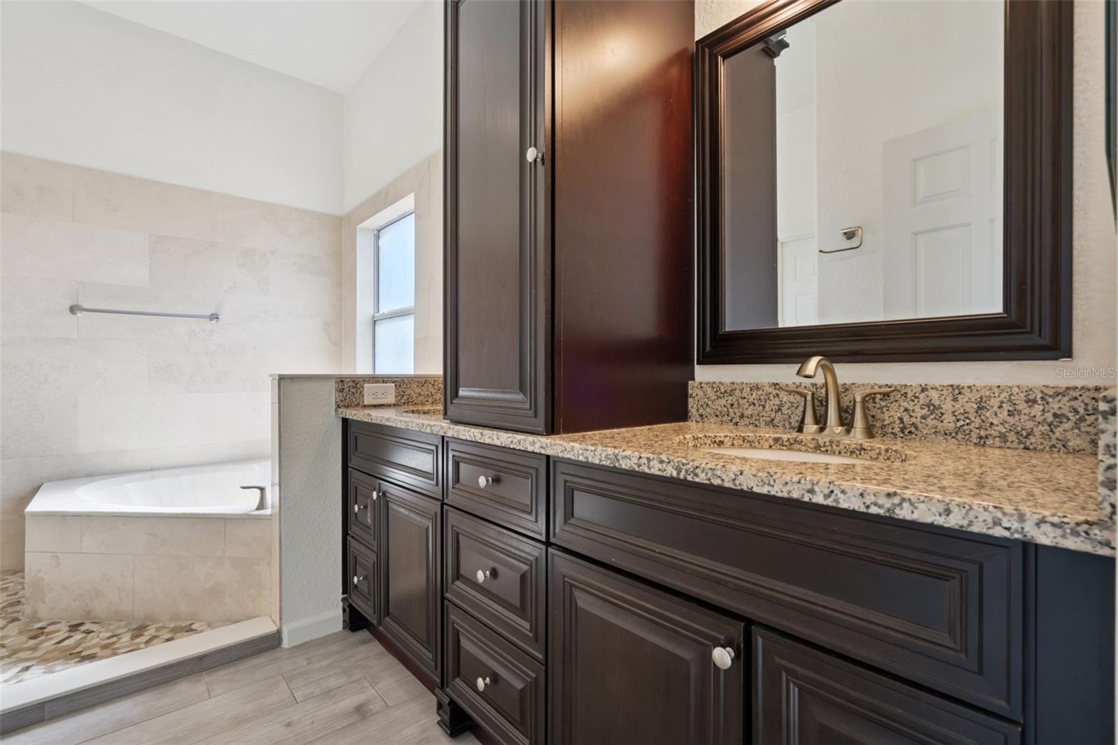 5549 LOMA VISTA LOOP