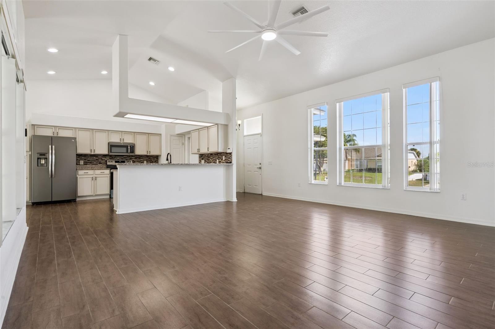 5549 LOMA VISTA LOOP