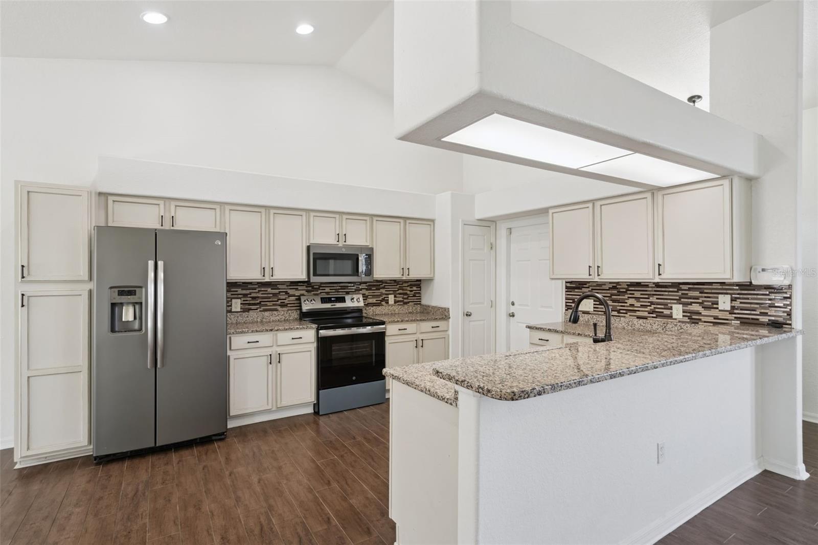 5549 LOMA VISTA LOOP
