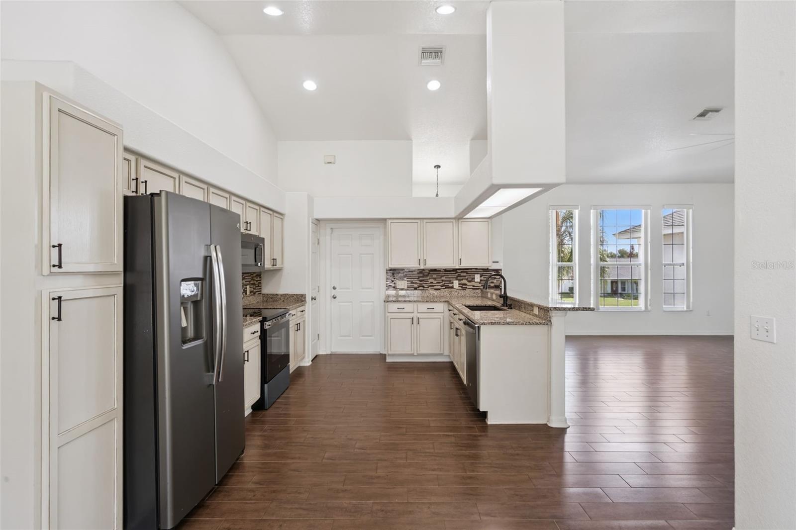5549 LOMA VISTA LOOP