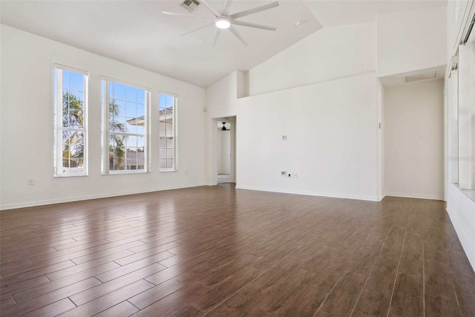 5549 LOMA VISTA LOOP