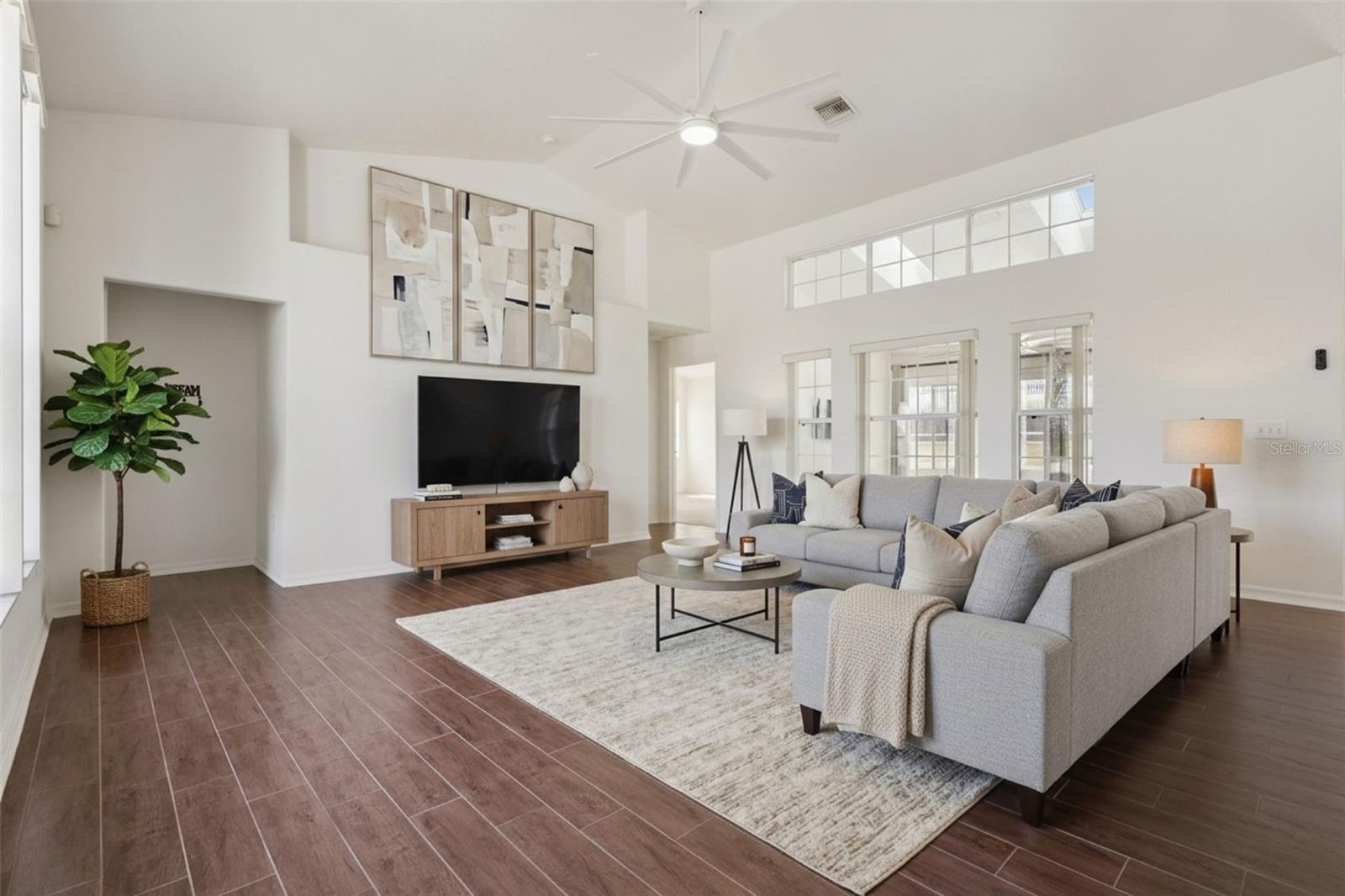 5549 LOMA VISTA LOOP